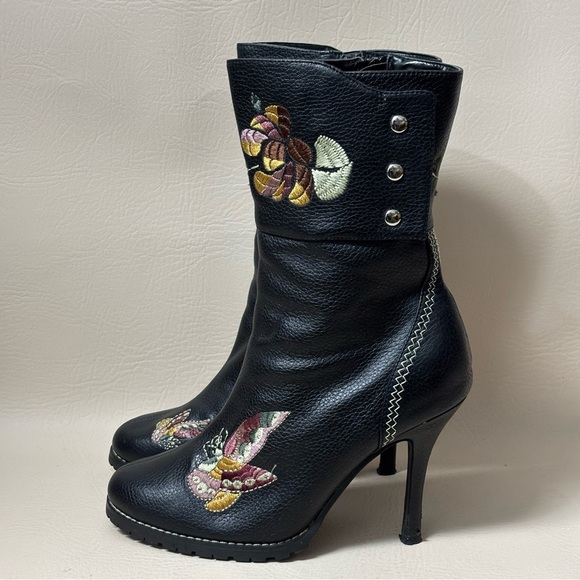 Women's Hot in Hollywood Black Leather Embroidered Ankle Boots 7.5 - Picture 1 of 12